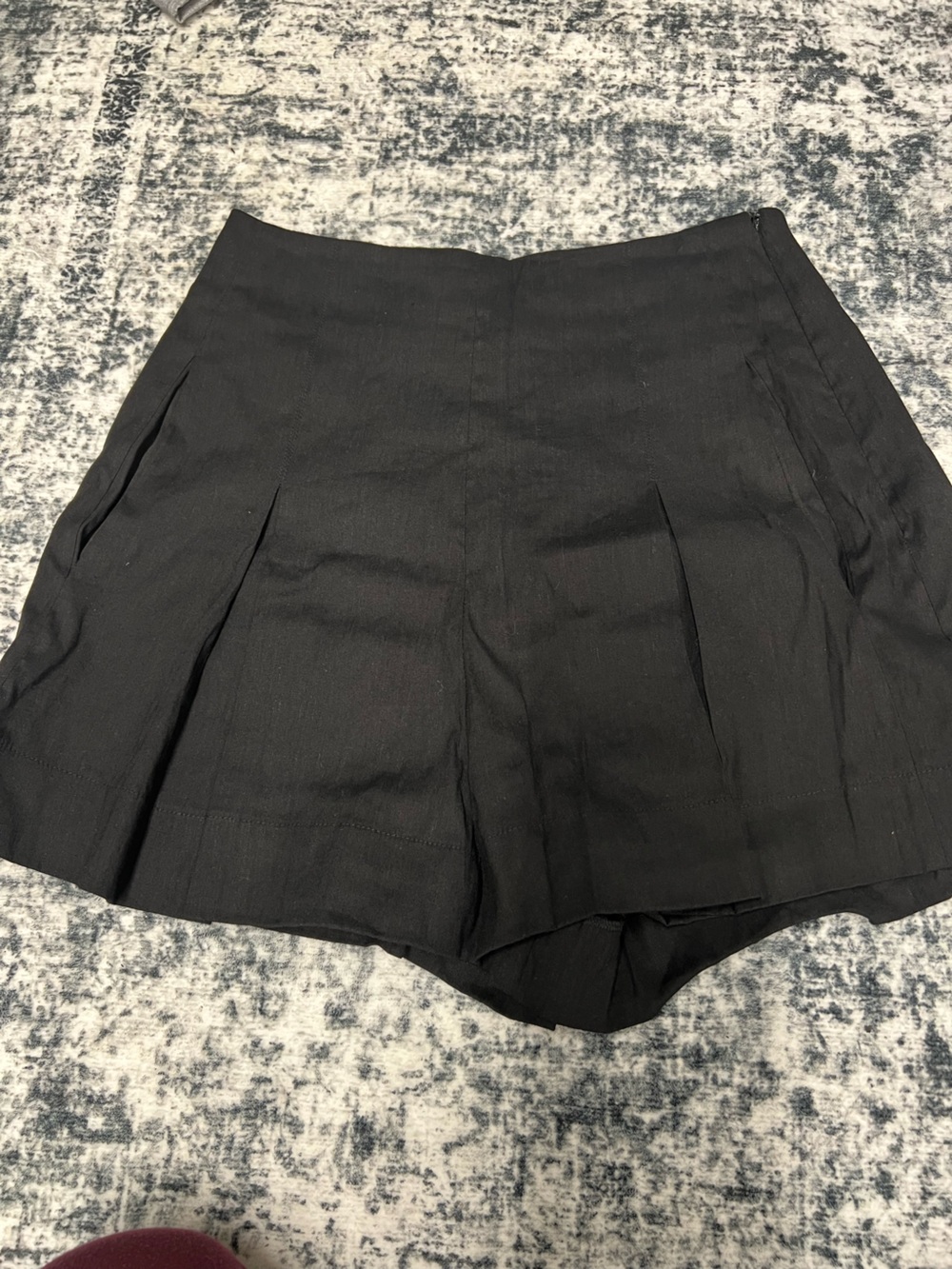 Vince Black pleated shorts